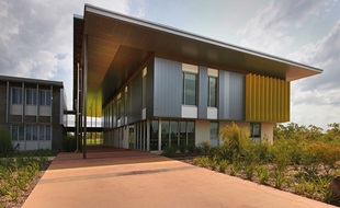One of the main challenges in the design was to create a ‘whole’ school that could be constructed in stages. The first stage included the school’s front door and northern wing, which accommodated years seven, eight and nine in the first year of operation a textural and tonal contrast with the recycled bricks and rose glass